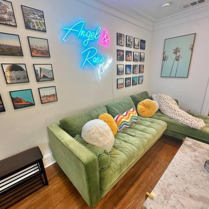 Hébergement de vacances Angeles Charming Big House, King Bed, Parking, Ev