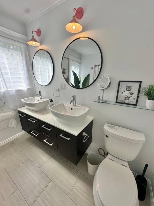 Angeles Charming Big House, King Bed, Parking, Ev Hébergement de vacances *