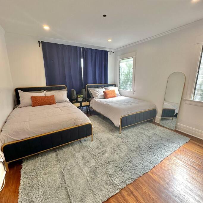 Hébergement de vacances Angeles Charming Big House, King Bed, Parking, Ev Los Angeles